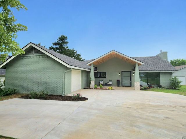 124 SEQUOYA Drive E, Lake Kiowa, TX 76240