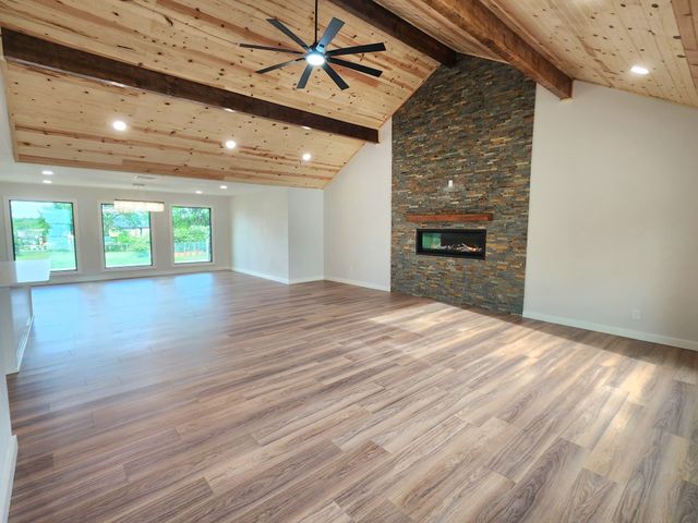 124 SEQUOYA Drive E, Lake Kiowa, TX 76240