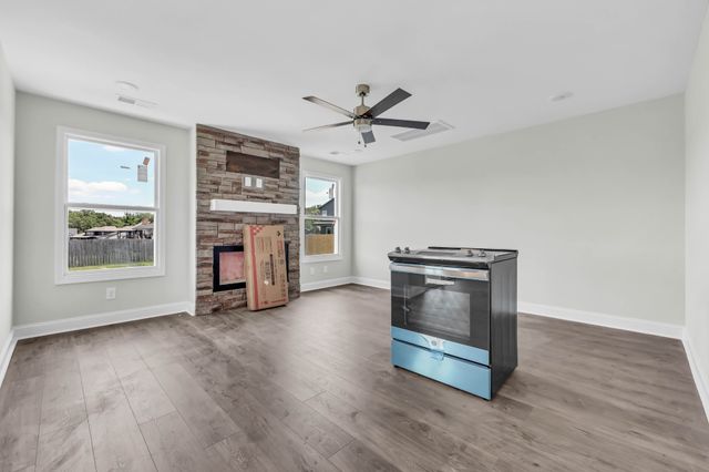 341 Galway Dr, Clarksville, TN 37042