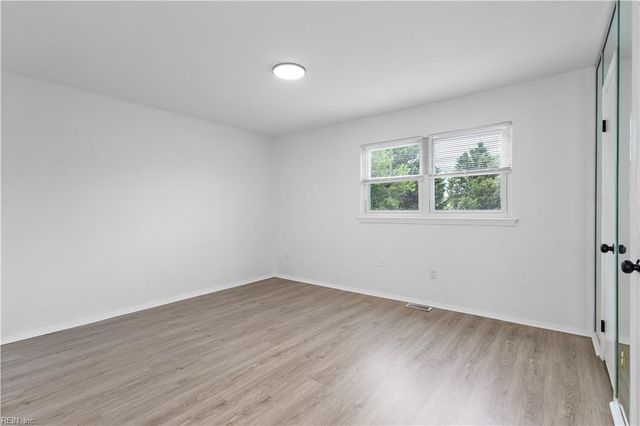 6591 Stoney PT, Norfolk, VA 23502