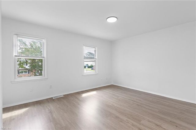 6591 Stoney PT, Norfolk, VA 23502