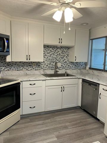 1305 MOHAWK CIRCLE, Tavares, FL 32778