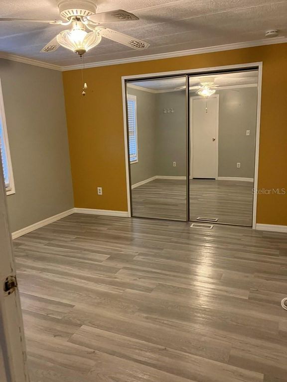 Image 19 of property listing at 1305 MOHAWK CIRCLE, Tavares, FL 32778