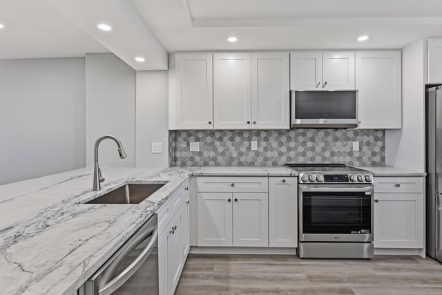 1012 N Ocean Boulevard 202, Pompano Beach, FL 33062
