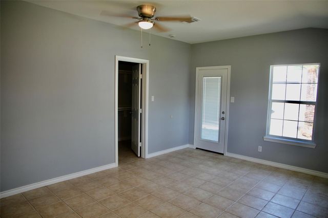 529 E Shore Drive, Clear Lake Shores, TX 77565