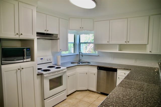 529 E Shore Drive, Clear Lake Shores, TX 77565