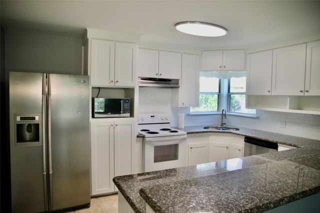 529 E Shore Drive, Clear Lake Shores, TX 77565