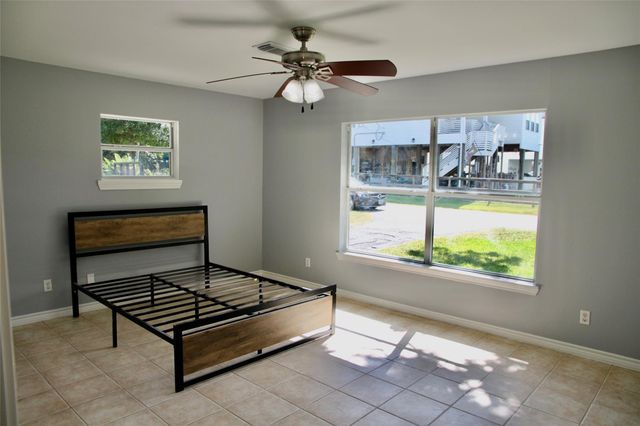 529 E Shore Drive, Clear Lake Shores, TX 77565