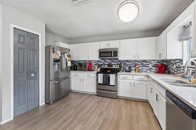 7123 SILVERMILL DRIVE, Tampa, FL 33635