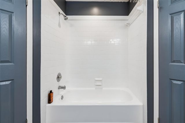 7123 SILVERMILL DRIVE, Tampa, FL 33635