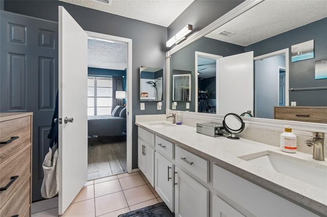 7123 SILVERMILL DRIVE, Tampa, FL 33635