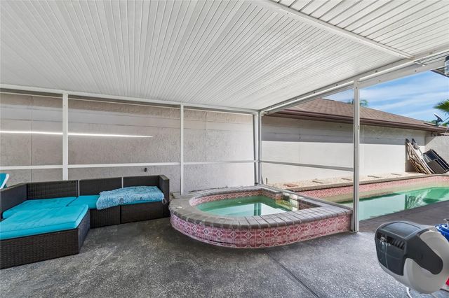 7123 SILVERMILL DRIVE, Tampa, FL 33635