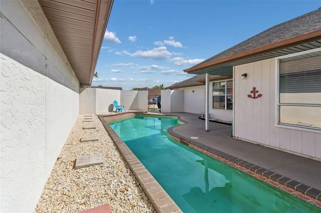 7123 SILVERMILL DRIVE, Tampa, FL 33635