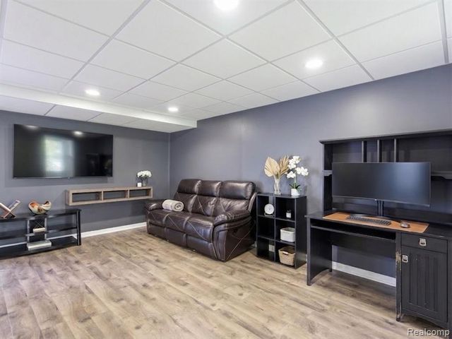 2694 Driftwood Drive, Waterford, MI 48329