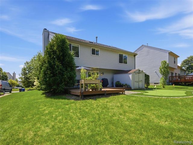 2694 Driftwood Drive, Waterford, MI 48329