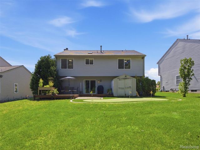 2694 Driftwood Drive, Waterford, MI 48329