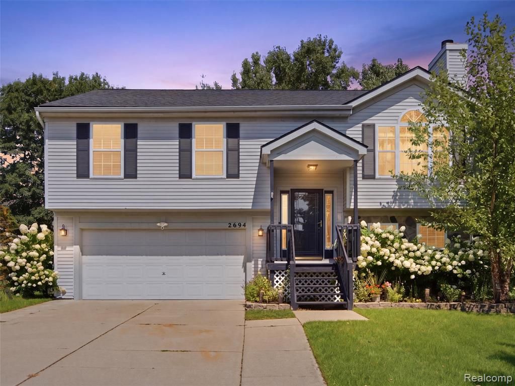2694 Driftwood Drive, Waterford, MI 48329