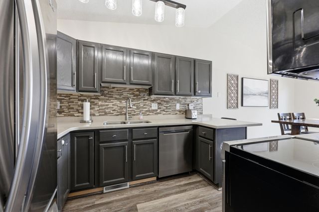 3032 32nd Street S, Fargo, ND 58103