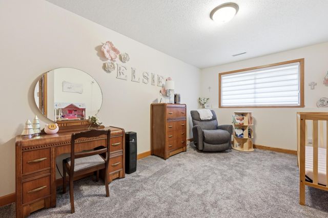 3032 32nd Street S, Fargo, ND 58103