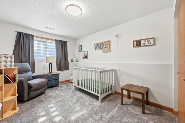 3032 32nd Street S, Fargo, ND 58103