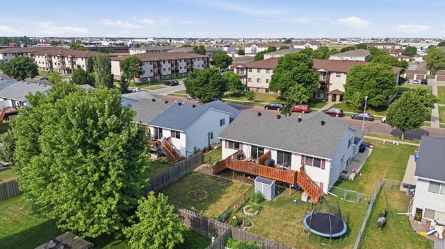 3032 32nd Street S, Fargo, ND 58103