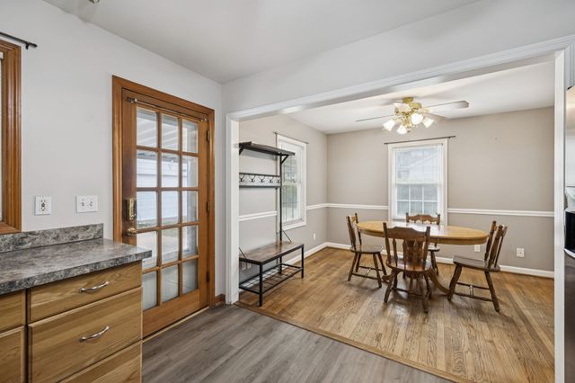 702 Royal Oaks Dr, Columbia, TN 38401