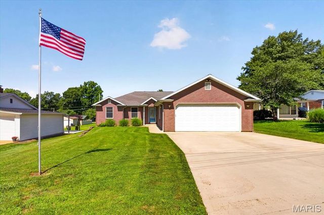 711 Morrison Avenue, Waterloo, IL 62298