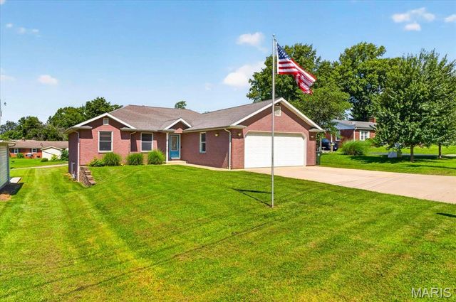 711 Morrison Avenue, Waterloo, IL 62298