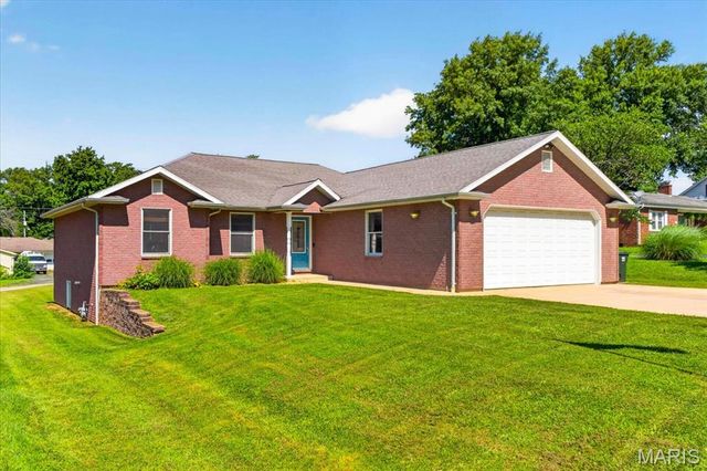 711 Morrison Avenue, Waterloo, IL 62298
