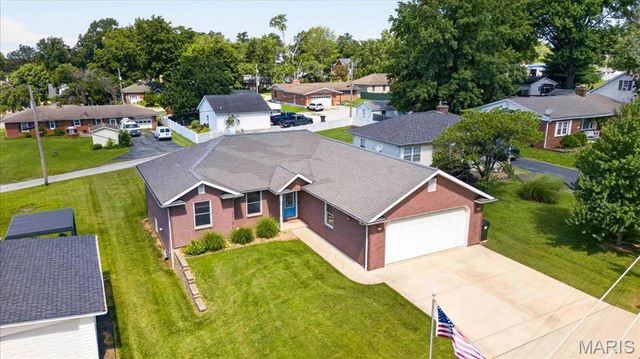 711 Morrison Avenue, Waterloo, IL 62298