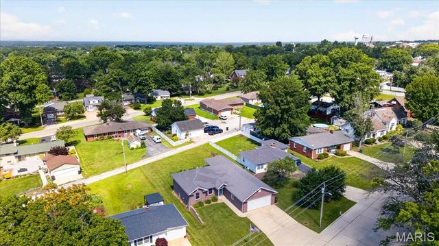 711 Morrison Avenue, Waterloo, IL 62298