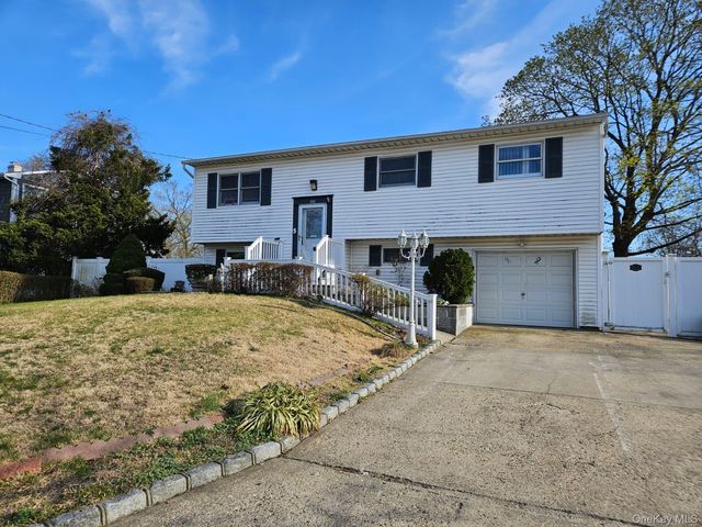 106 Fountain Avenue, Selden, NY 11784