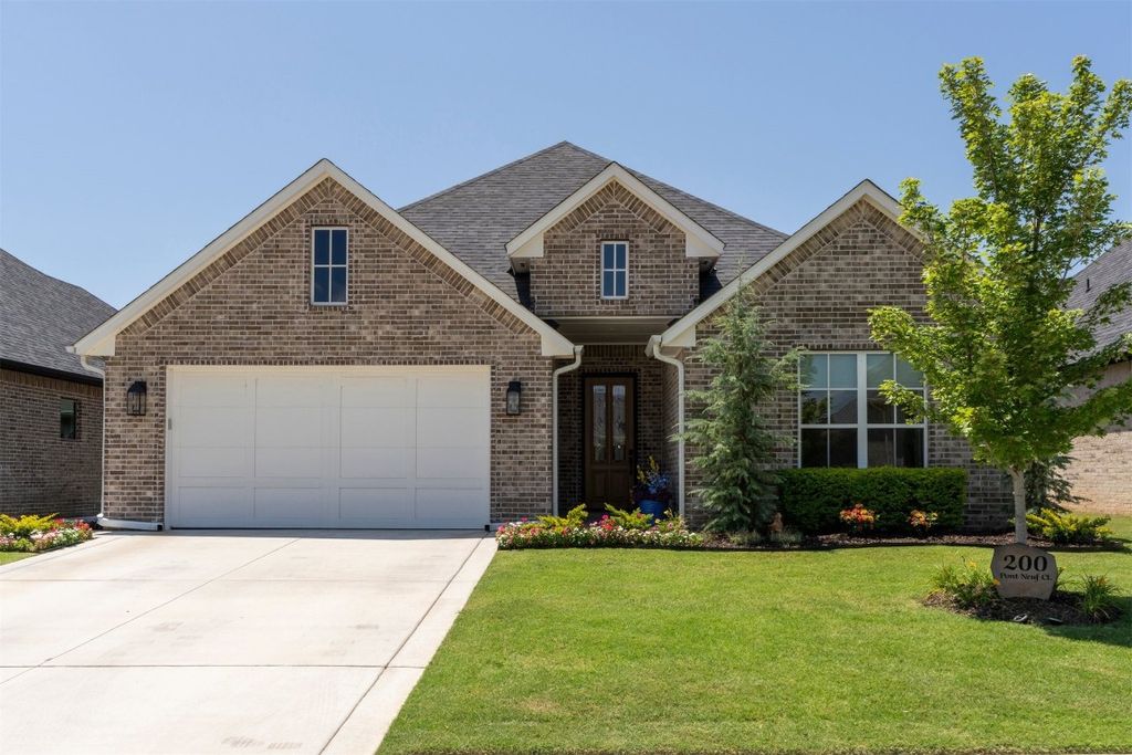 200 Pont Neuf Court, Edmond, OK 73034