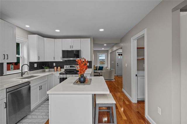 25 Tecumseh Street, Providence, RI 02906