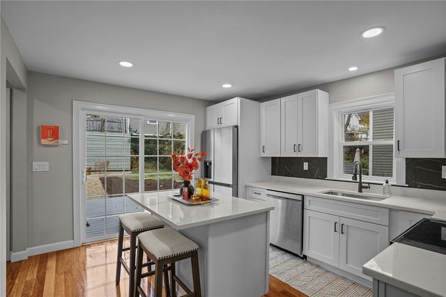 25 Tecumseh Street, Providence, RI 02906