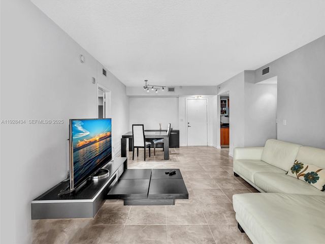 18800 NE 29th Ave 822, Aventura, FL 33180