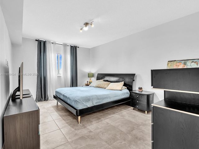 18800 NE 29th Ave 822, Aventura, FL 33180