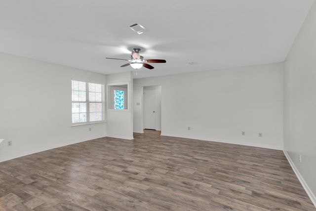 202 Summer Lane, Fort Walton Beach, FL 32547