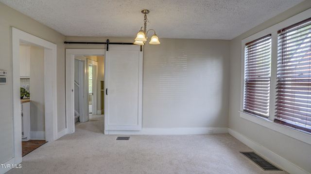 1346 East Center Street, Kingsport, TN 37664