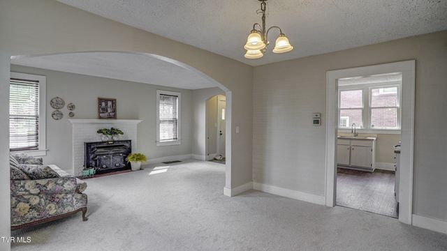 1346 East Center Street, Kingsport, TN 37664