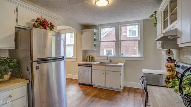 1346 East Center Street, Kingsport, TN 37664