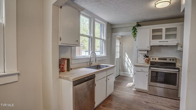 1346 East Center Street, Kingsport, TN 37664