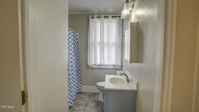 1346 East Center Street, Kingsport, TN 37664