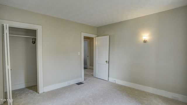 1346 East Center Street, Kingsport, TN 37664