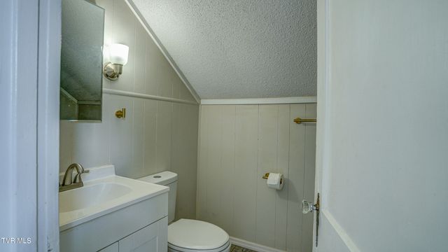 1346 East Center Street, Kingsport, TN 37664