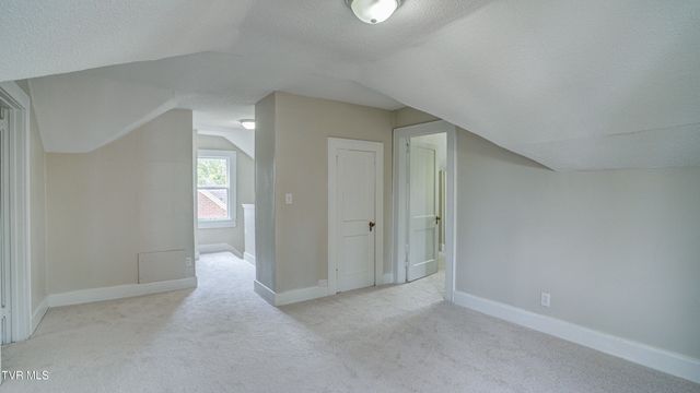 1346 East Center Street, Kingsport, TN 37664