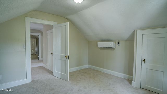 1346 East Center Street, Kingsport, TN 37664