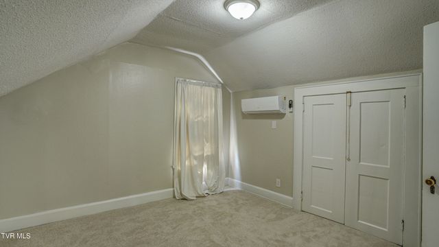 1346 East Center Street, Kingsport, TN 37664