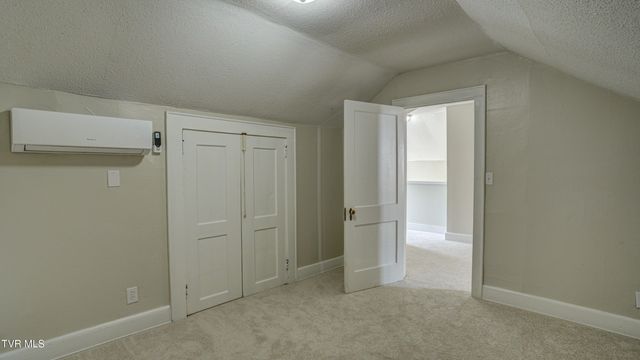 1346 East Center Street, Kingsport, TN 37664