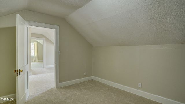 1346 East Center Street, Kingsport, TN 37664